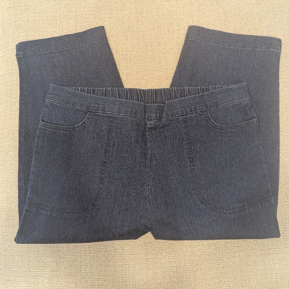RealSize Women's Denim Straight  Stretch Pull-On Capris, size M NWOT